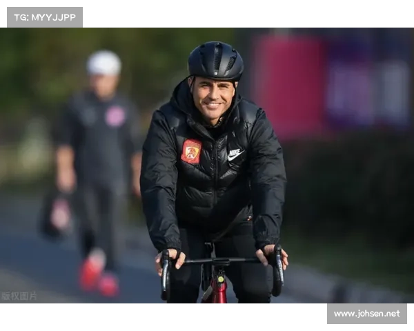 从外号黑贝看以维尔贝克绰号的由来与球迷文化心理分析