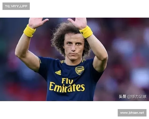 大卫路易斯在足球场上担任的具体位置与战术作用解析